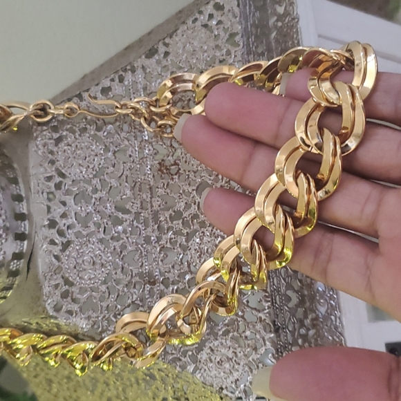 MONET Necklace Double Curb Link Gold Tone Chunky - Picture 4 of 4